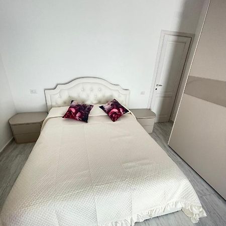 La Perla Del Mare Bed & Breakfast ลากาเลตตา ภายนอก รูปภาพ